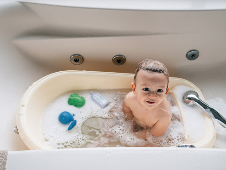 baby-in-bath-4 3